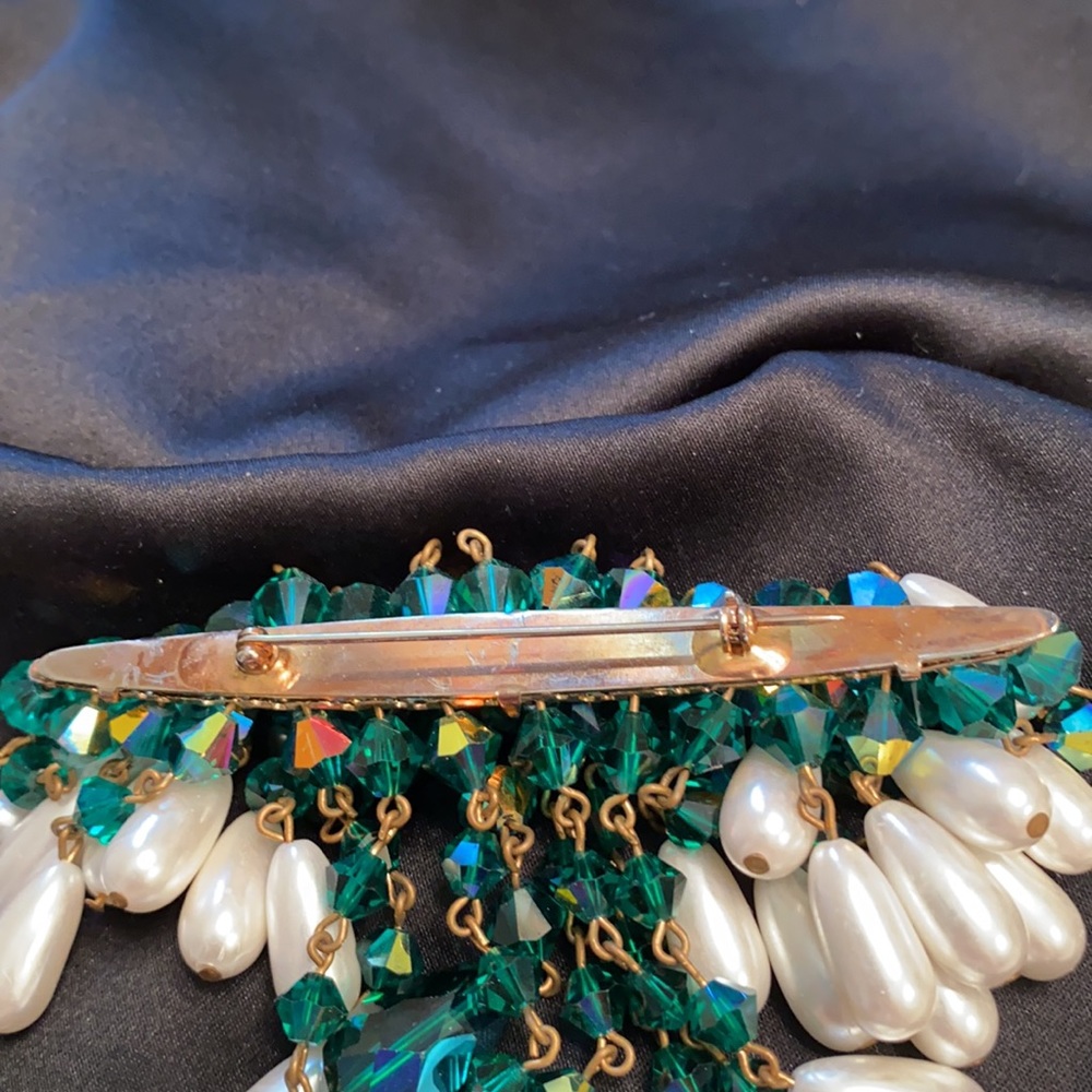 Fabulous AB crystals/faux pearls on chains/ brooch - Picture 6 of 9